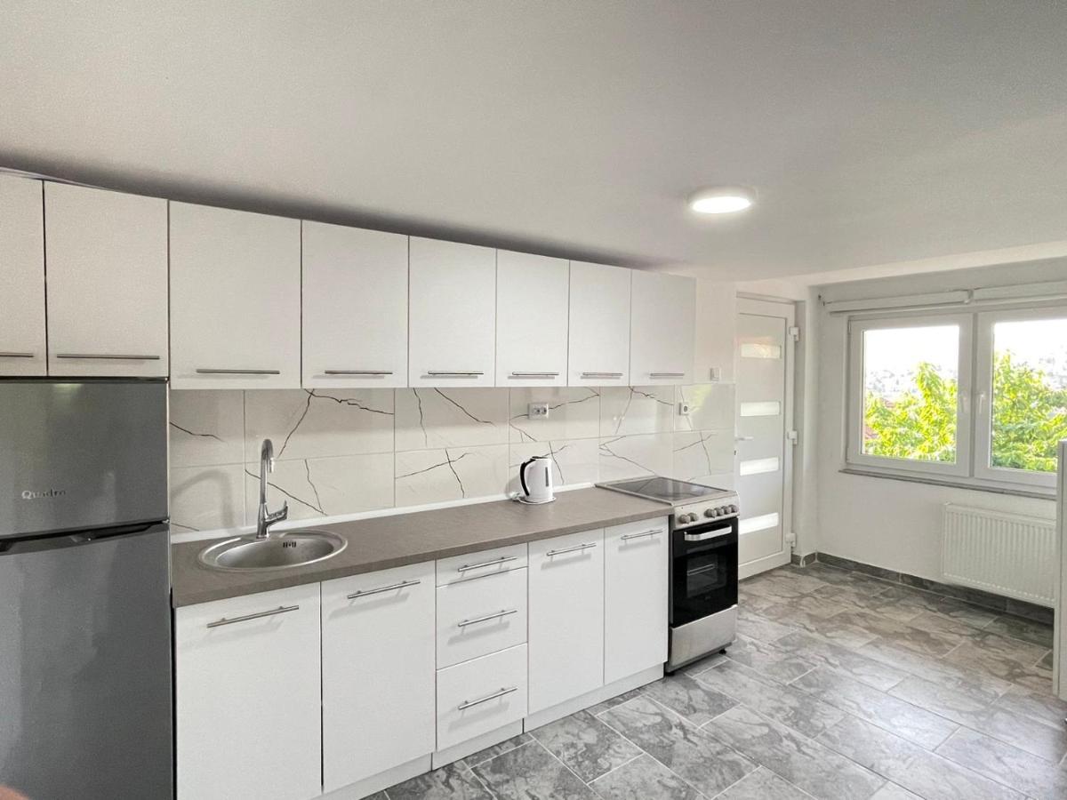 Ajla - Free Parking Apartment Sarajevo Ngoại thất bức ảnh