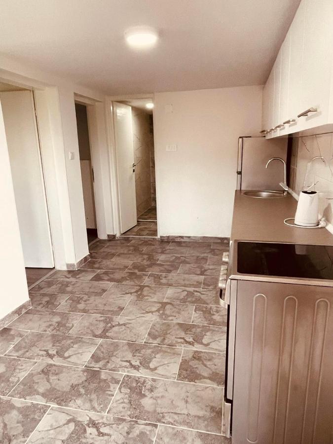 Ajla - Free Parking Apartment Sarajevo Ngoại thất bức ảnh